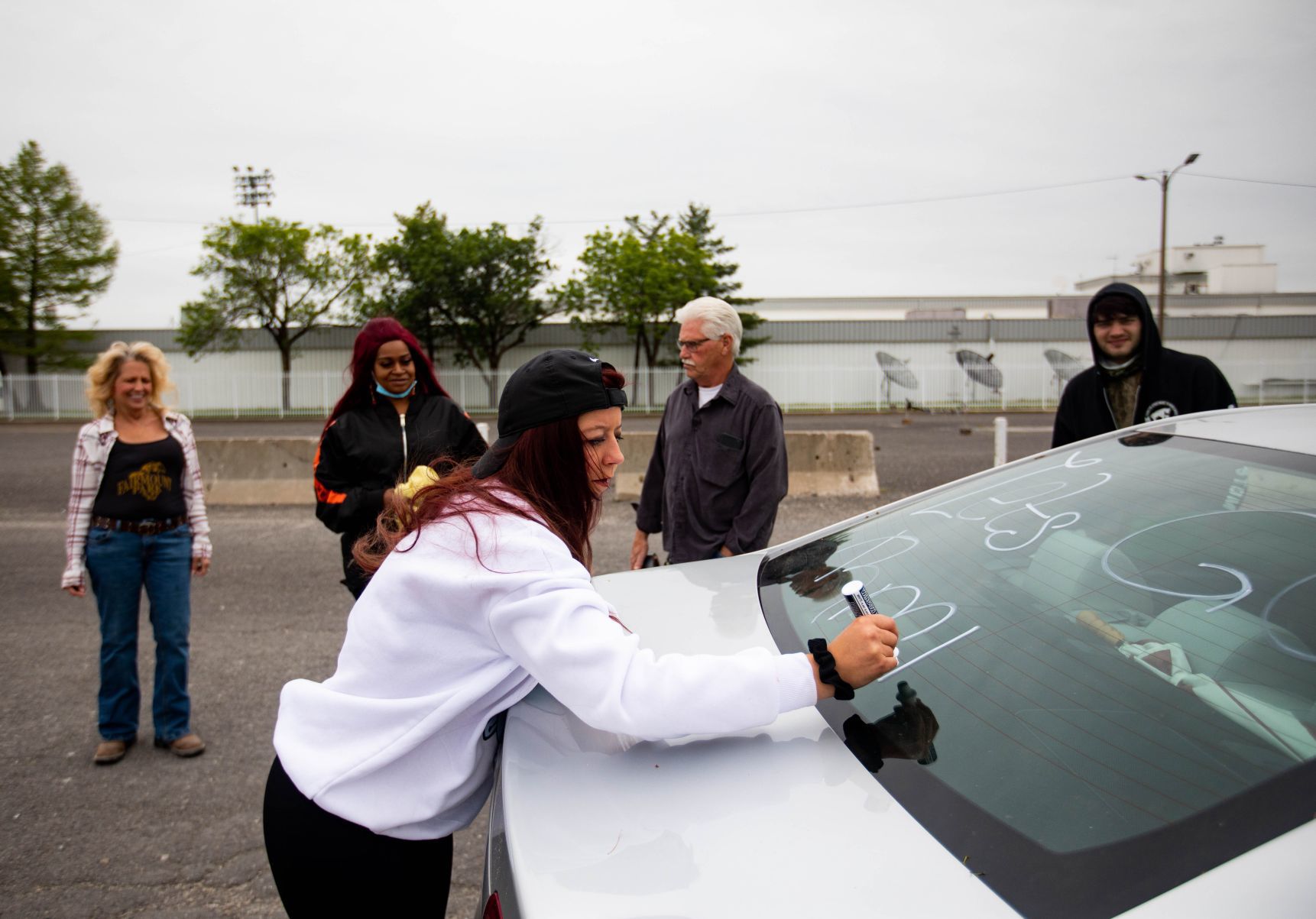 Rally for spectator-free horse racing in Collinsville